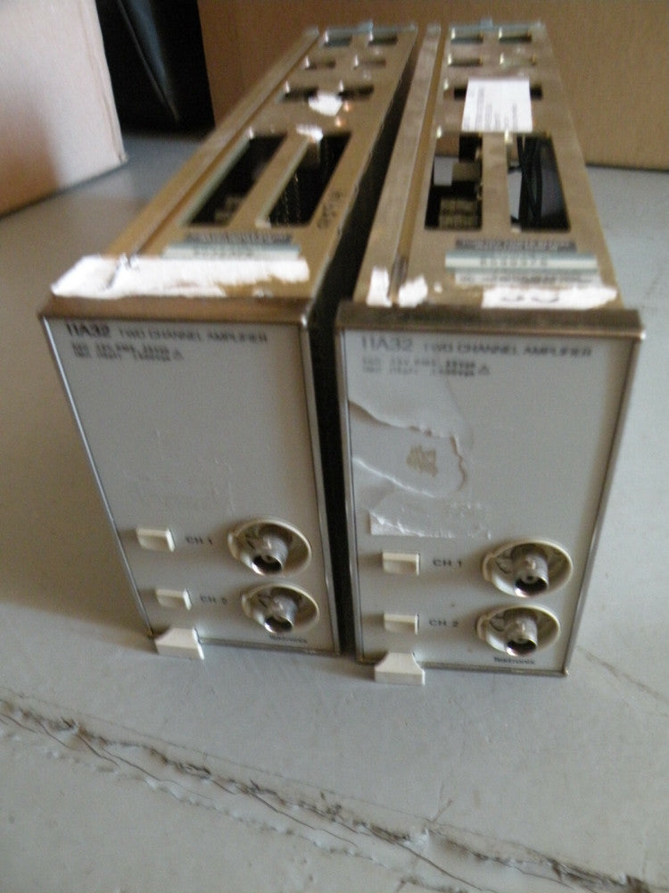(1) TEKTRONIX 11A32 Two Channel Amplifier