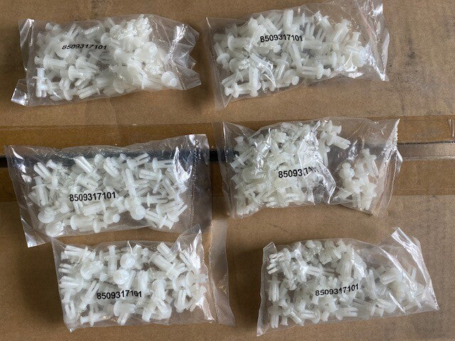 (LOT OF 300) FFR .250 UNIVERSAL FASTNERS PART # 8509317101 FRSHIP (NEW)