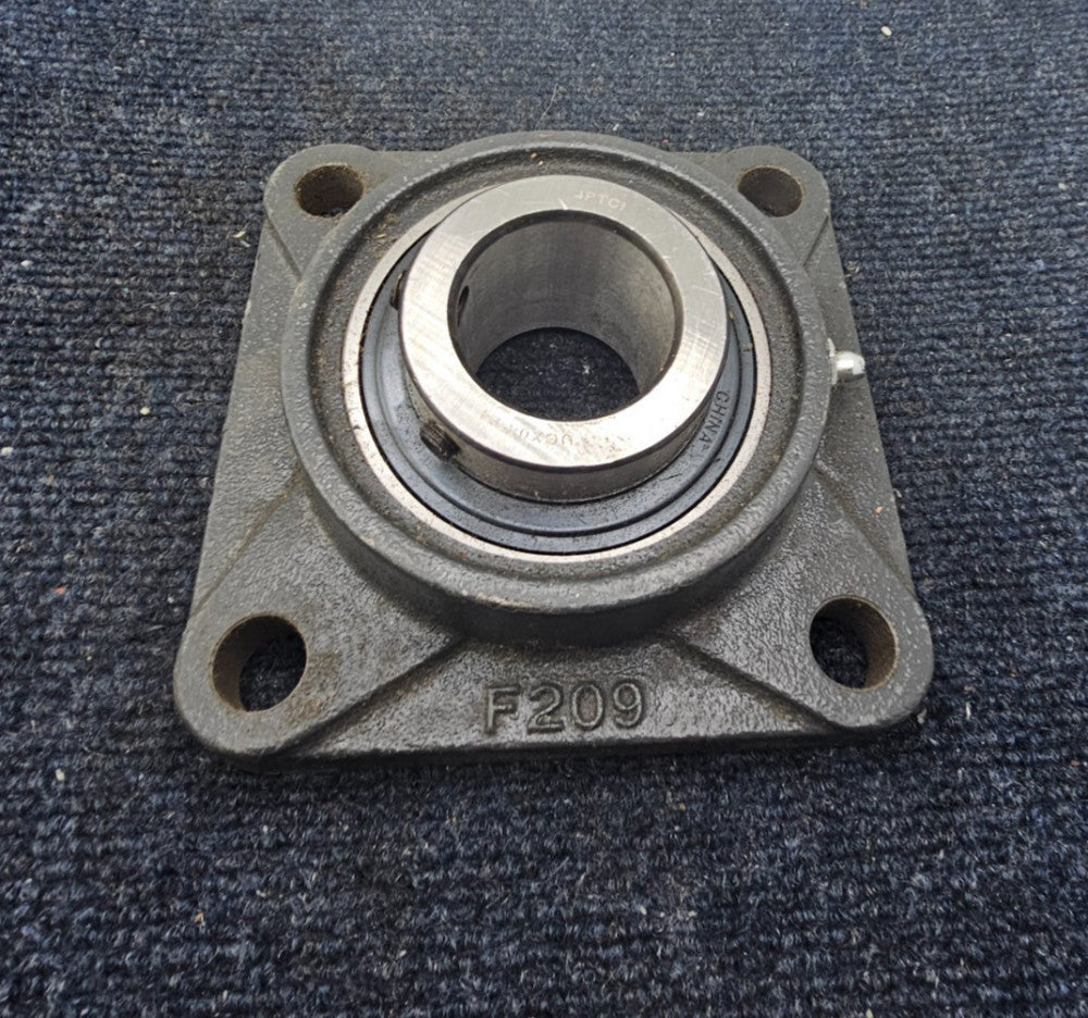 IPTCI F209 4-BOLT FLANGE PILLOW BLOCK BEARING with UCX08-24