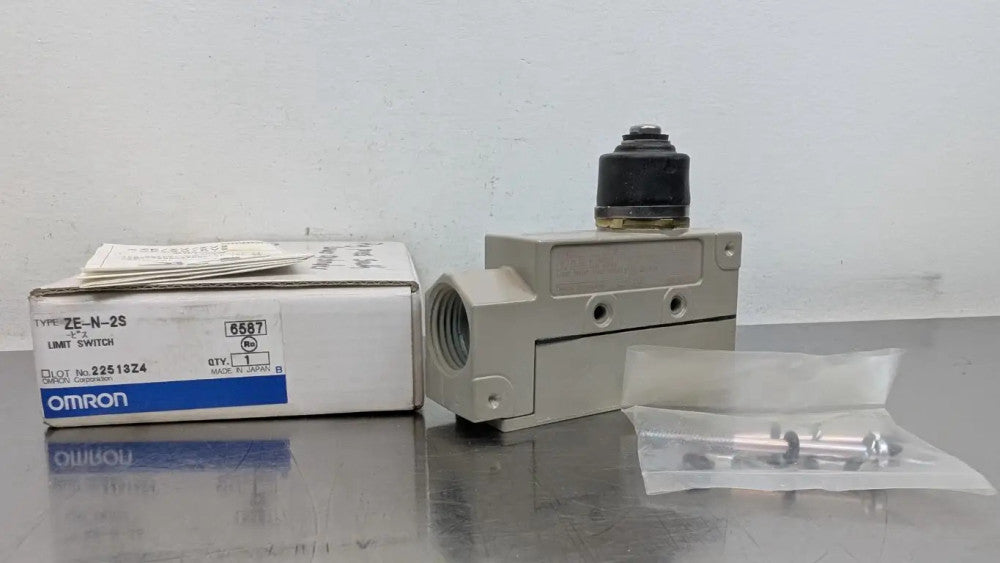 Omron ZE-N-2S Limit Switch