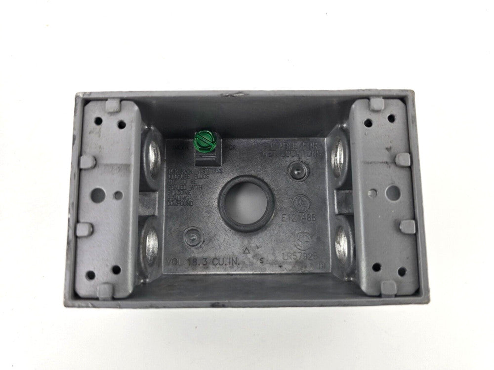 NOS Weatherproof Outlet Box 18.3 CU.IN 1 Gang E121488 LR57925