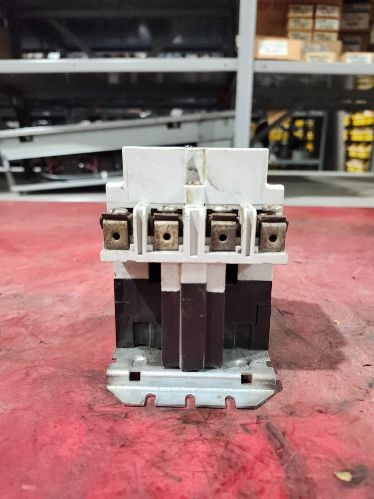 USED WESTINGHOUSE SIZE 1 STARTER 110/120V 27AMPS A201K1CA
