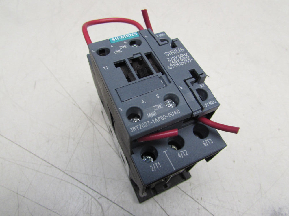 SIEMENS SIRIUS 3RT2027-1AP60-0UA0 220/240V 50/60HZ NEMA SIZE-1 NICE USED TAKEOUT