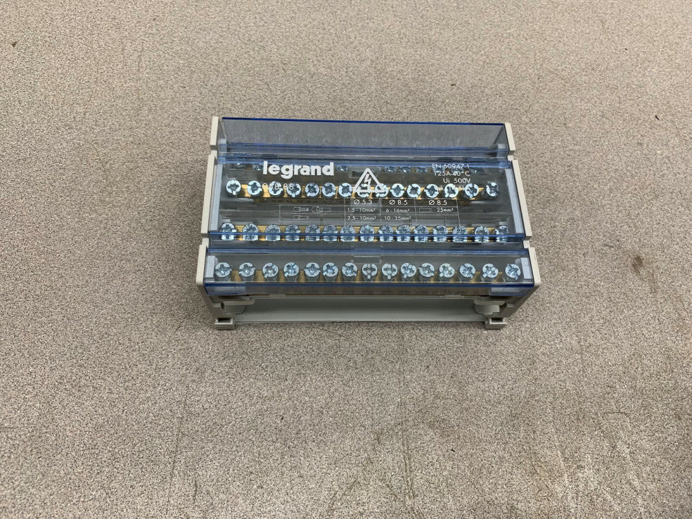 NEW TAKEOUT LEGRAND DISTRIBUTION BLOCK EN 60947-1