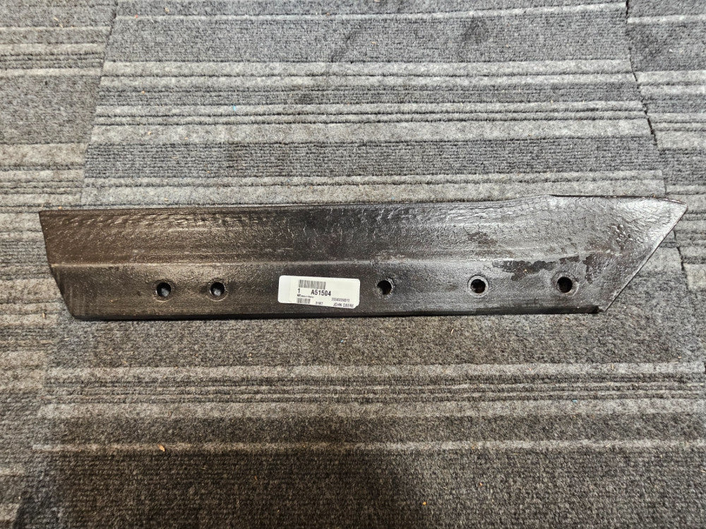 John Deere A51504 Right Side Full Cut Plow Share, 18 inch, Black