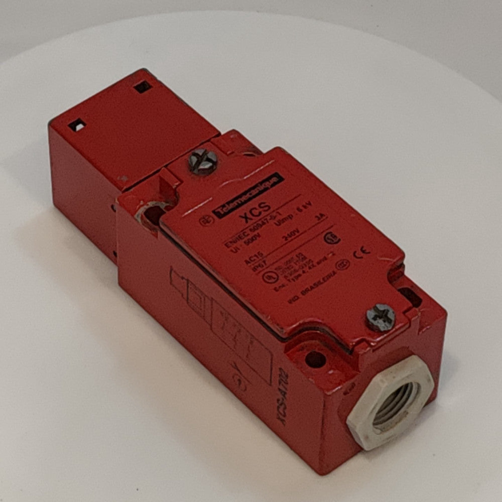 Telemecanique XCS-A702 Limit Switch
