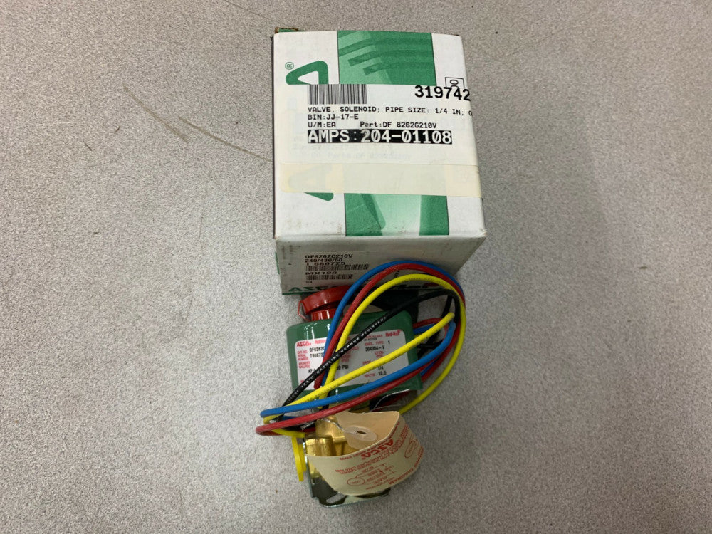 NEW IN BOX ASCO RED HAT 1/4" SOLENOID VALVE  DF8262C210V