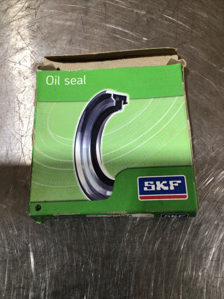 1PC SKF 17557 rotary seal Nos