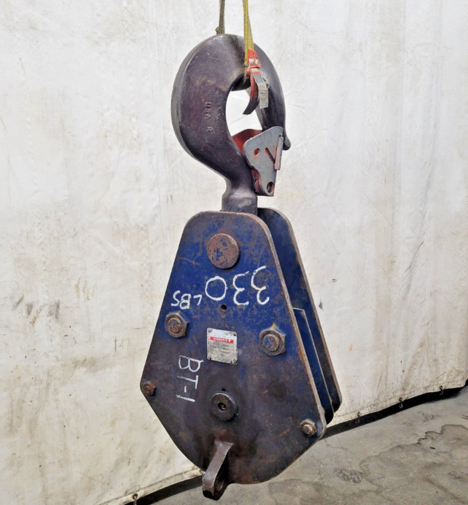 CROSBY MCKISSICK 30 TON DOUBLE SHEAVE SNATCH BLOCK MOD #: M030D14L S/N: 0641795