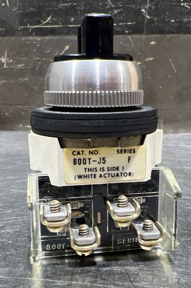 Allen Bradley 800T-J5 Nos Surplus No Original Box