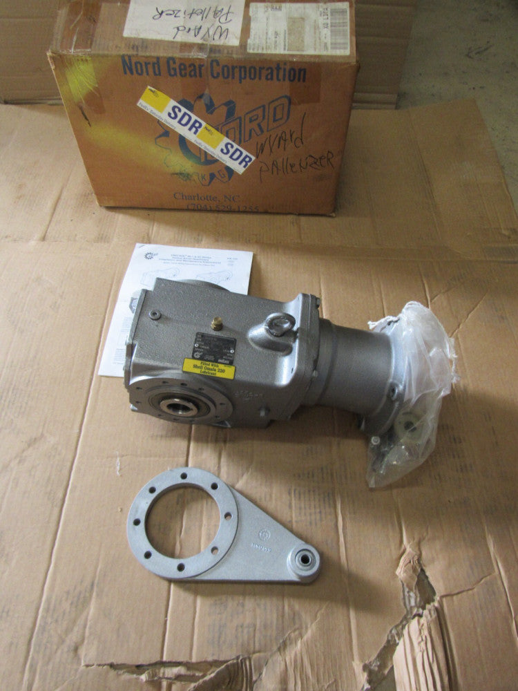NORD UNICASE HELICAL BEVEL GEARBOX SERIES-92 92372AZDB N56C 14.65 119RPM NEW !!