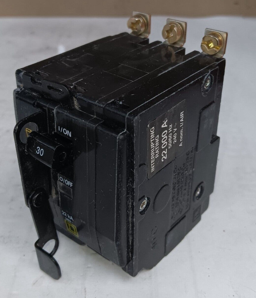 NEW SQUARE D 30 AMP BOLT-ON CIRCUIT BREAKER 3 POLE 240 VAC QOB330VH