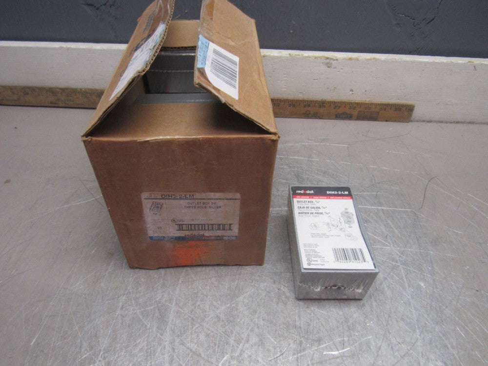 CASE OF 10QTY THOMAS & BETTS DIH3-2-LM OUTLET BOX 3/4" 3-HOLE NEW IN BOX !!