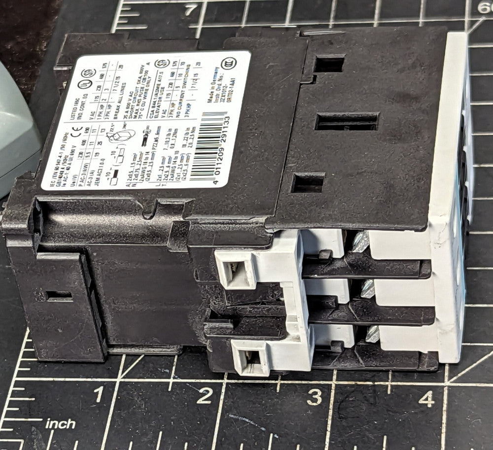 Siemens 3RT1026-1BB40 Motor Starter Contactor 24 VDC Coil WORKING PULL [B6S3]
