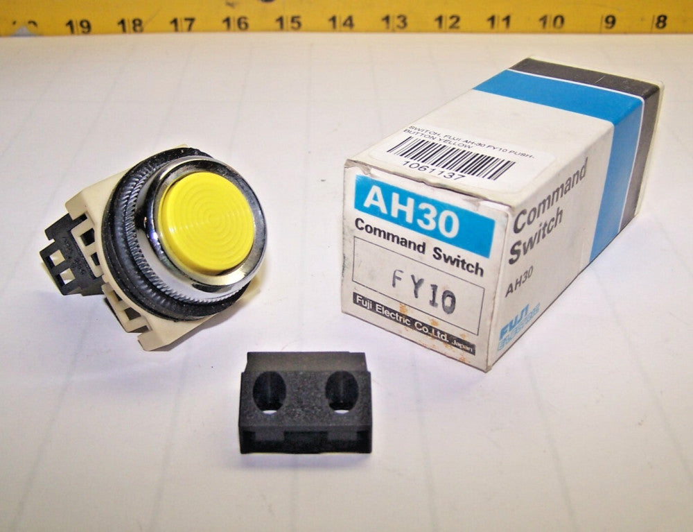 New Fuji Electric AH30 Yellow Command Switch 10 Amp 600 VAC  FY10