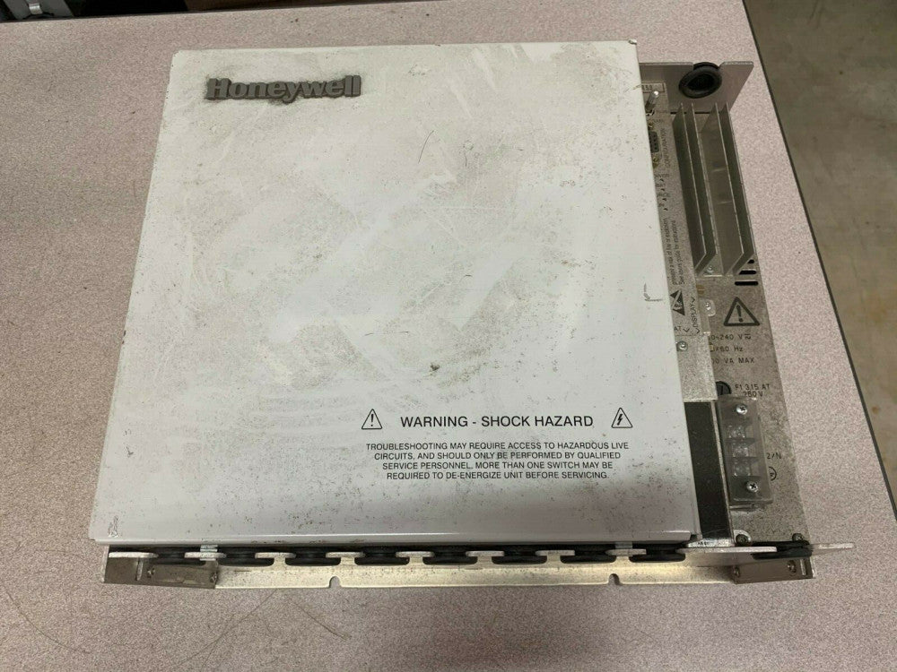 USED HONEYWELL UMC800 CONTROLLER 8001-000-0E-00000000-00000000-0-5-0