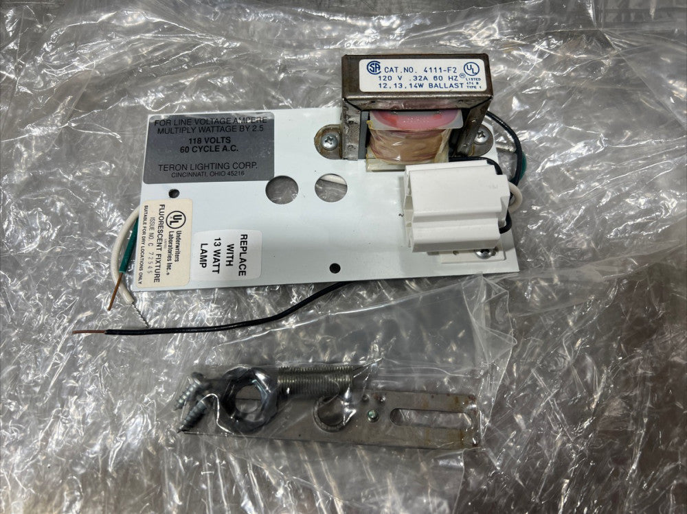 Teron Lighting Corp Marshie 13W Part No ME13 fluorescent fixture Nos Surplus