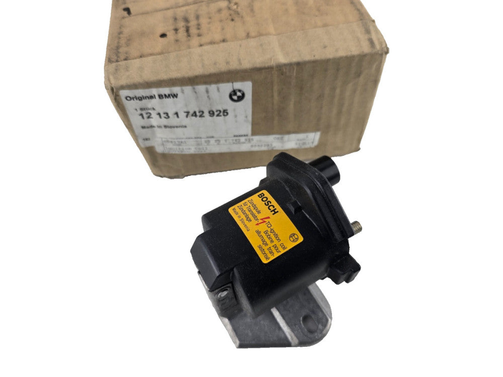 NOS Genuine BMW E31 E32 E34 535 735 750 M5 Bosch Ignition Coil 12131742925