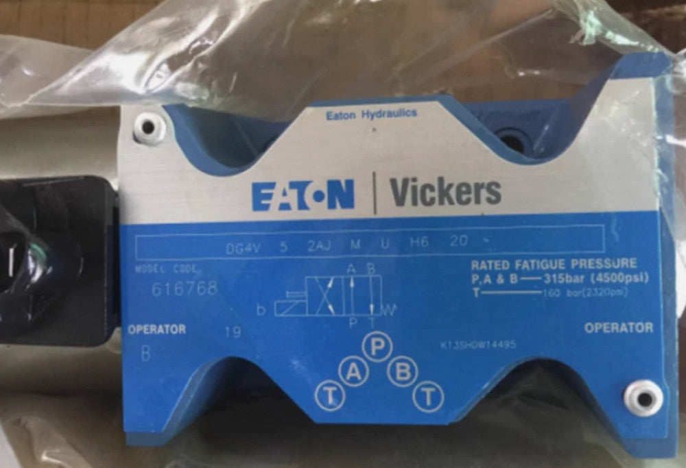 One Brand New VICKERS DG4V-5-2AJ-M-U-H6-20 Directional Valve