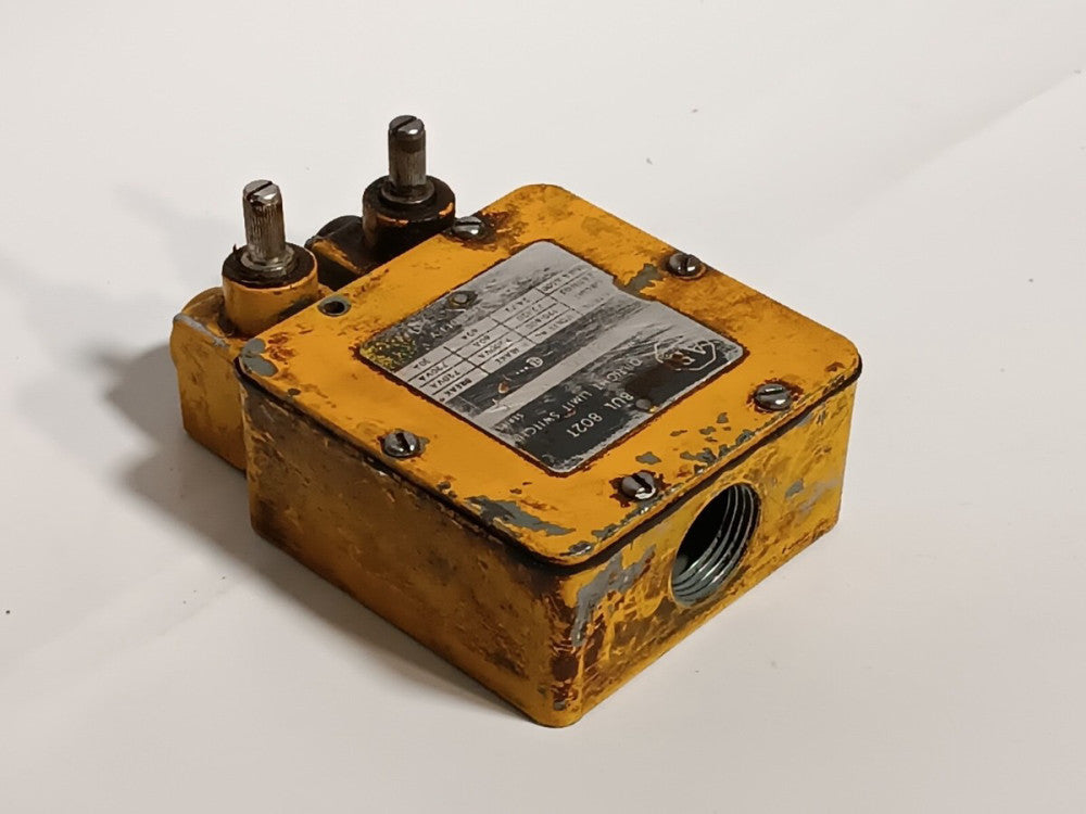 Allen Bradley BUL802T NEMA A600 Oil Tight Limit Switch Series C, as shown