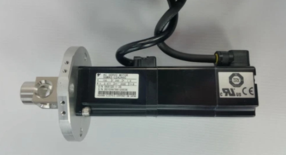 One Brand New YASKAWA SGMAS‑C2A2A6C Servo Motor