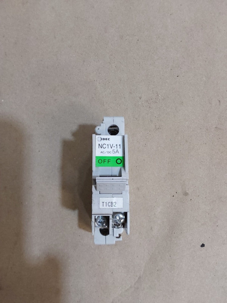 5amp  IDEC Circuit Protector 1 pole 220v AC breaker NC1V-11