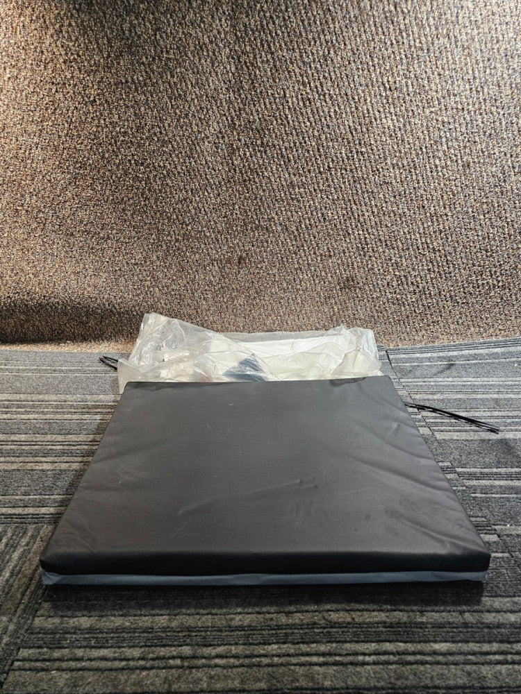 Drive Medical 8040-7 18" x 22" x 2" Gel-U-Seat Lite Cushion with Stretch Cover