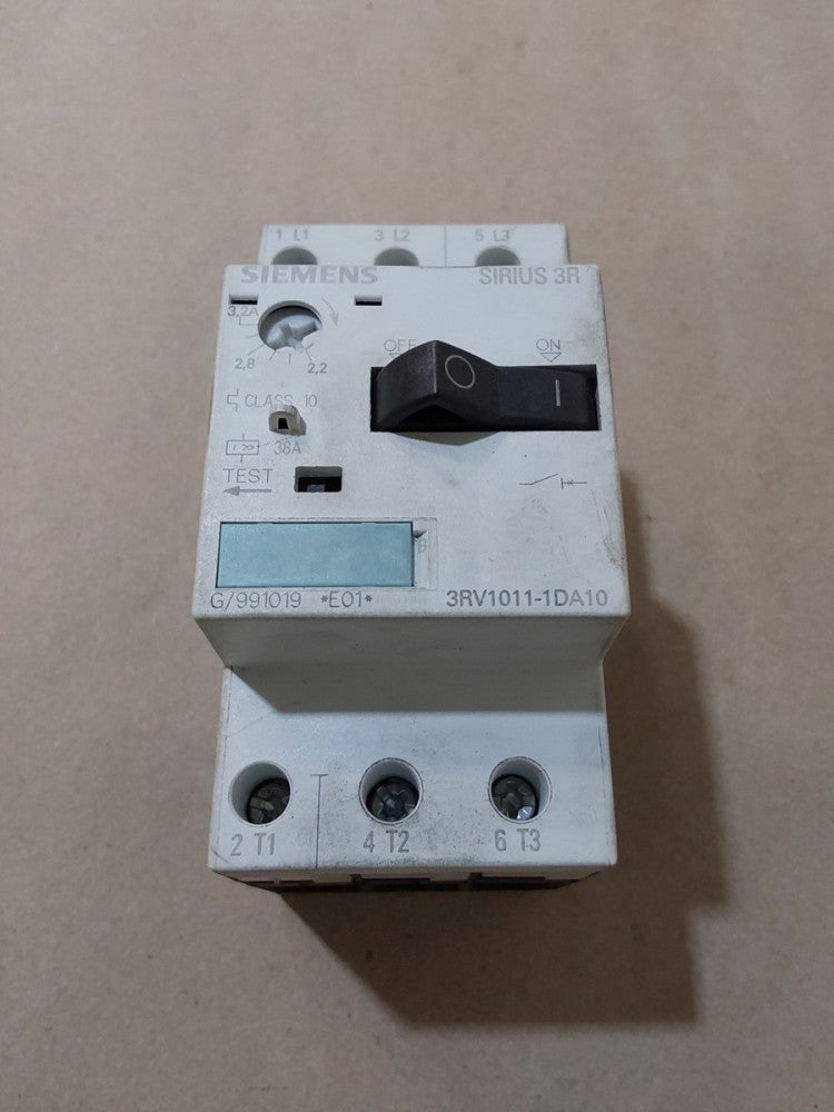 SIEMENS 3RV1011-1DA10 CIRCUIT BREAKER