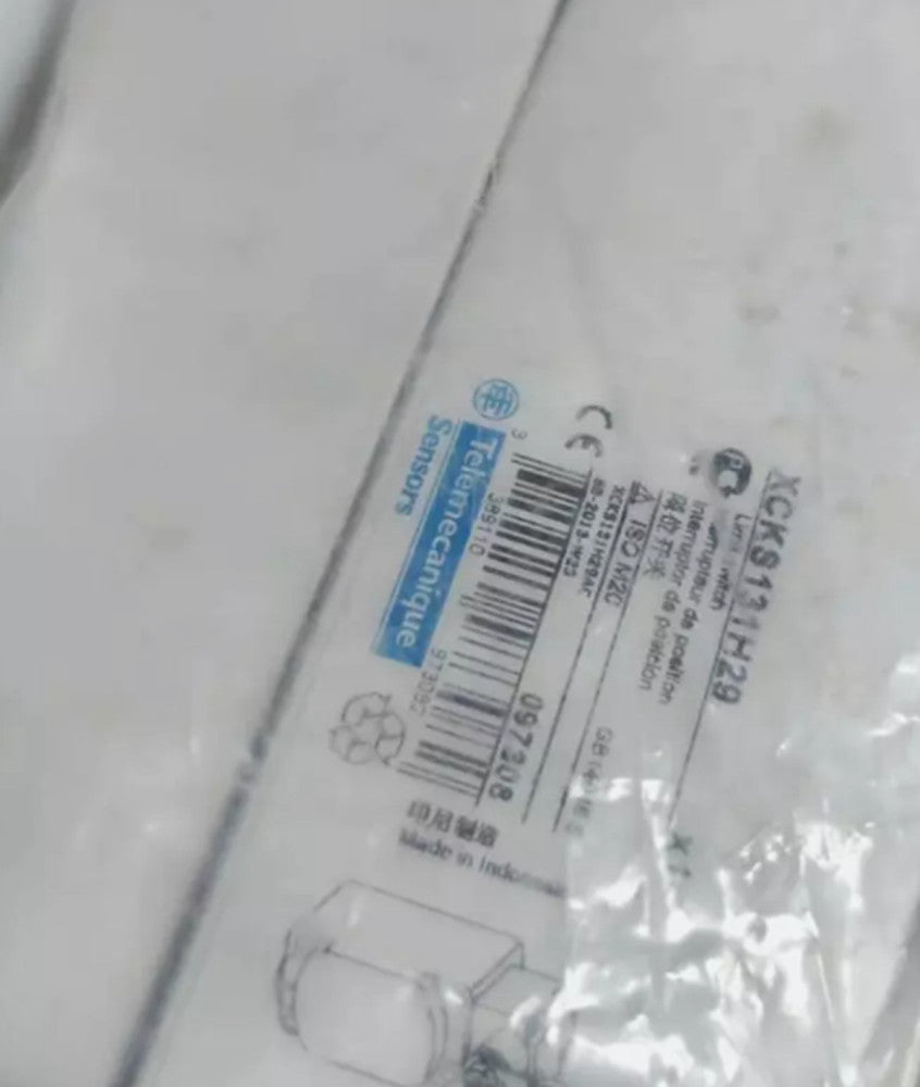 One Brand New Schneider XCKS131H29 Limit Switch