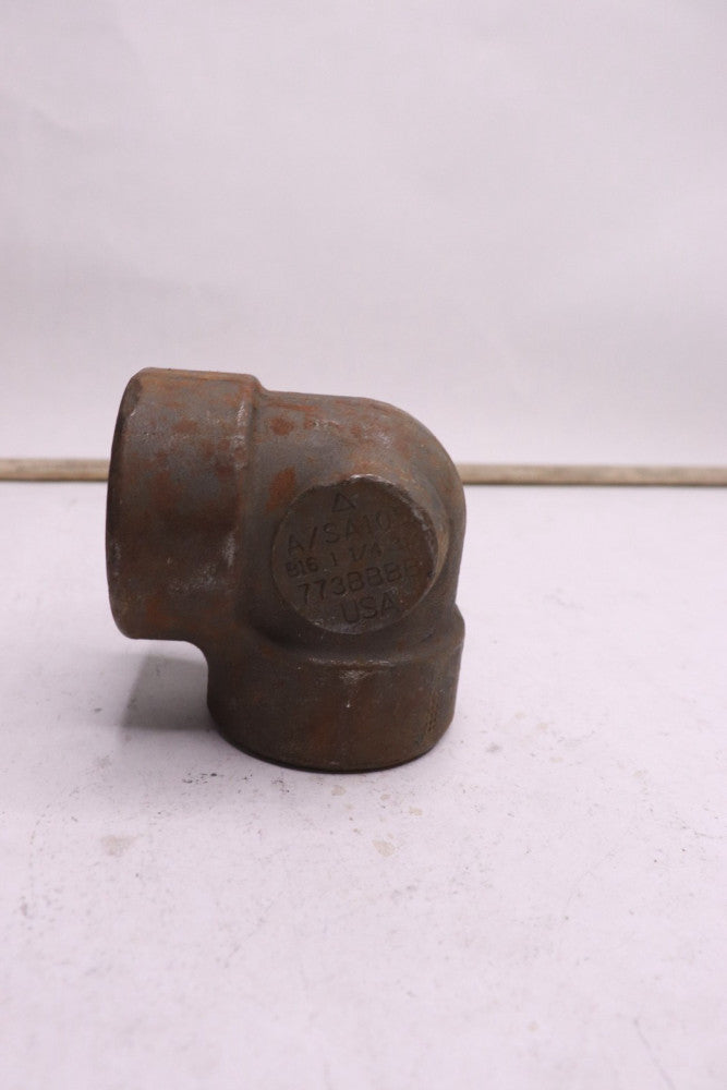 90 Degree Elbow Threaded 304 Stainless Steel 150 # NPT 1-1/4" 773BBBB