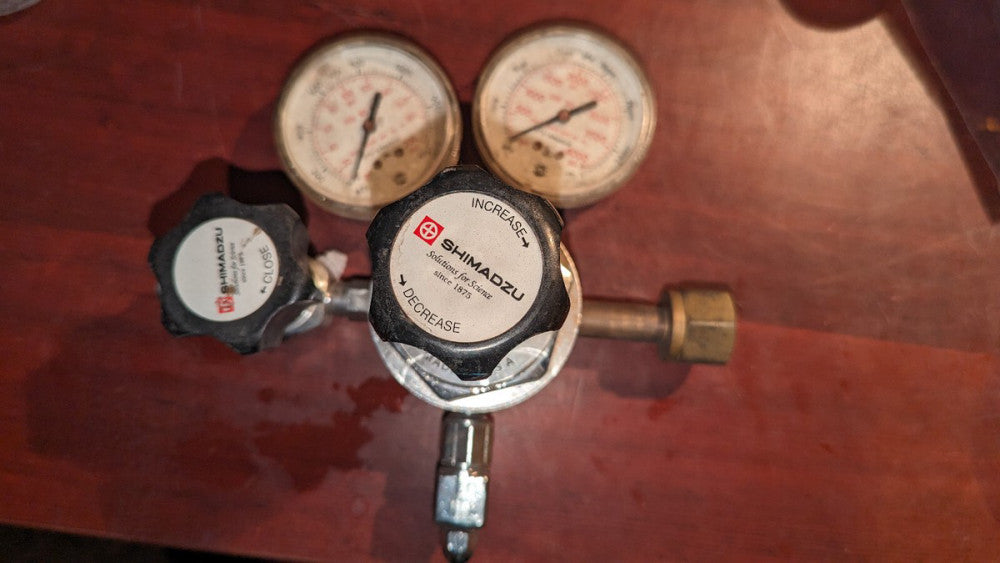 Shimadzu High Purity Gas Regulator HPS272D-350 3000PSI Max
