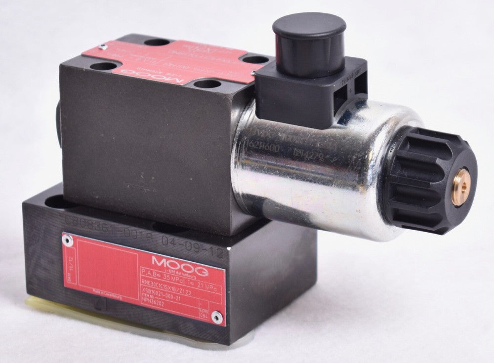 MOOG Hydraulic Valve  X820-21PA-001N01 HPN36202