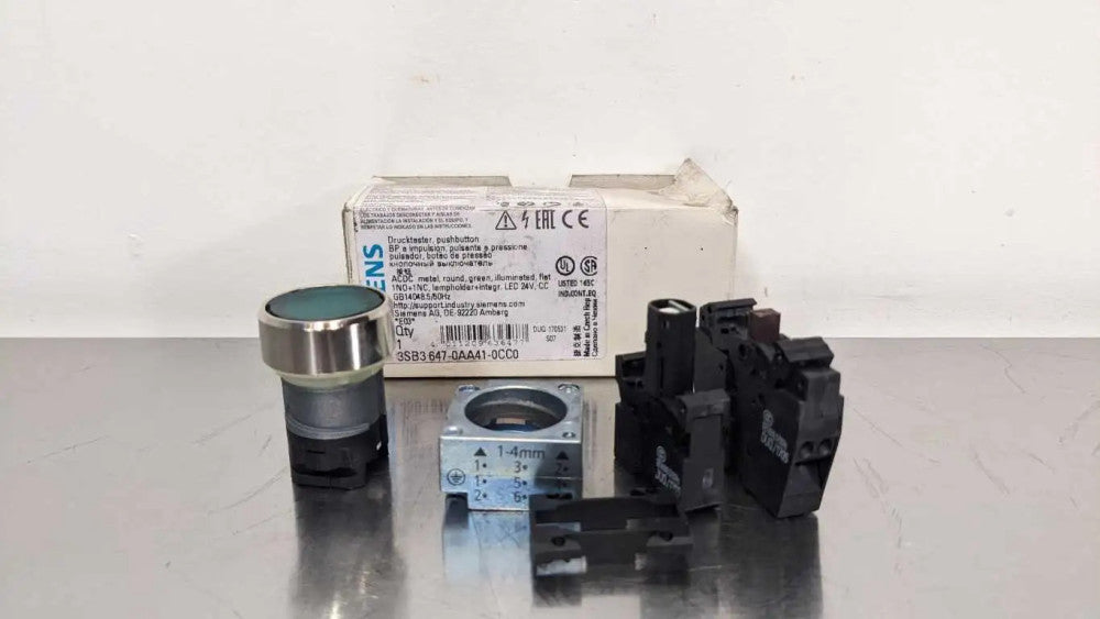 Siemens 3SB3 647-0AA41-0CC0 Illuminated Pushbutton 1NO Green ACDC Metal Round...