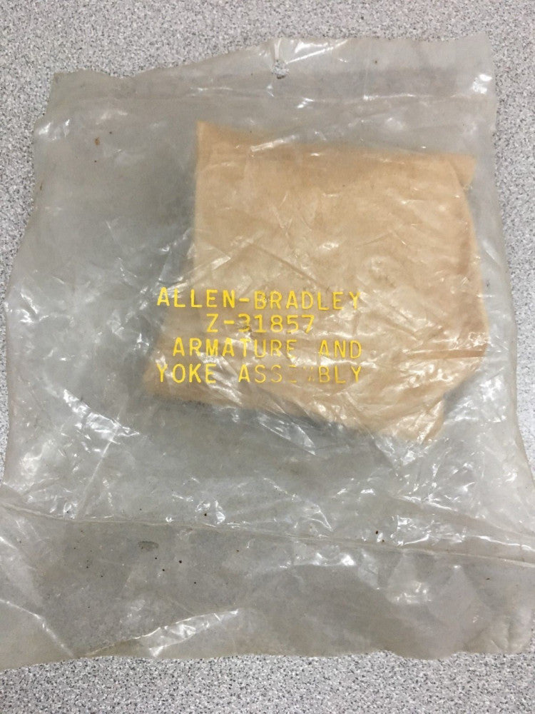 NEW ALLEN-BRADLEY ARMATURE AND YOKE ASSEMBLY Z-31857