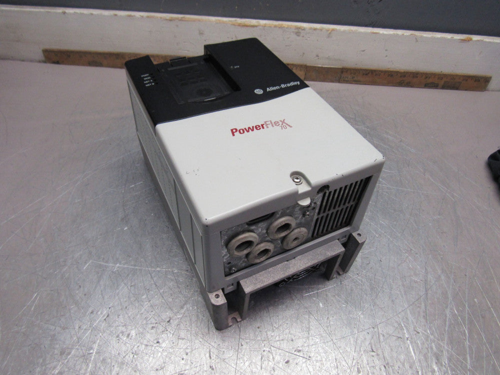 ALLEN BRADLEY 20AD011A0NYNANNN POWERFLEX-70 AC DRIVE 7.5HP 480V NICE USED !! M/O