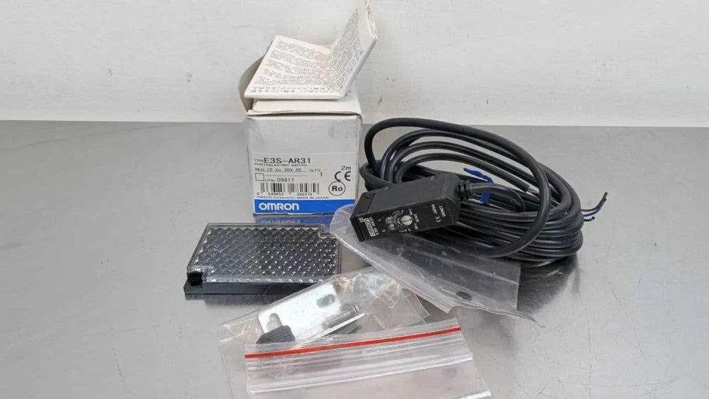 Omron E3S-AR31 Photoelectric Switch 2m 10-30VDC