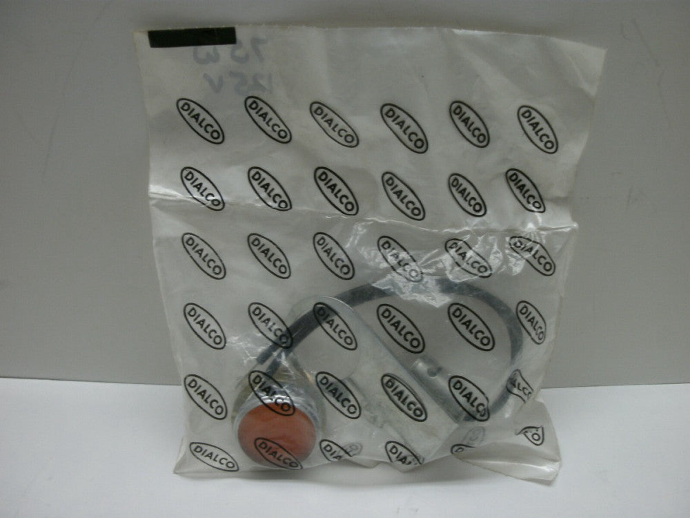 DIALCO 502-1633-0213-302 LAMP SOCKET W/LENS COVER AMBER 75W 125V 5/8" NIB
