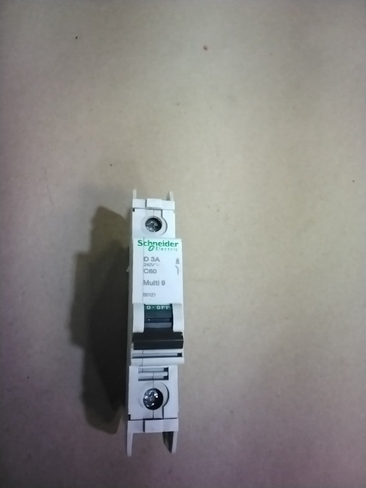 SCHNEIDER ELECTRIC SQUARE D MINI CIRCUIT BREAKER 60121 C60 D3A MULTI 9