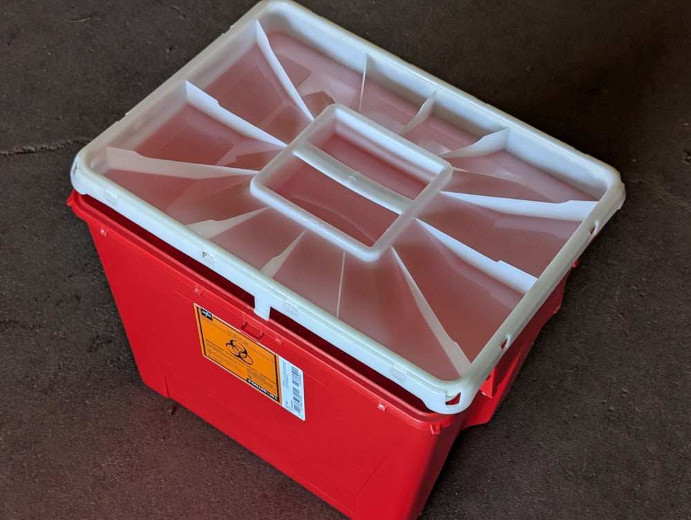 Medline  MDS705208 Red Biohazard Waste Container, PG-II, 8 Gallon(30L) Capacity