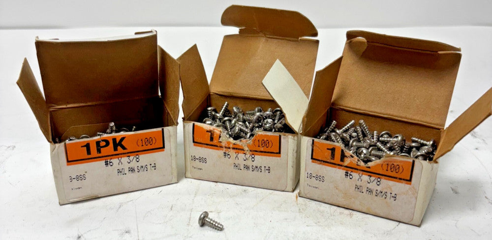 PHILLIPS MACHINE SCREWS LOT OF APPROX. 300 #6X3/8" LENGTH 0.375" TPI 13 18-8