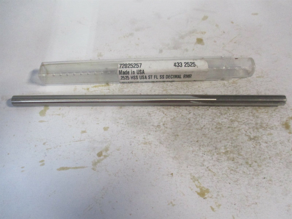 (72025257) 0.2525" x 1-1/2" x 6" OAL Straight Shank HSS 6-Flute Chucking Reamer 