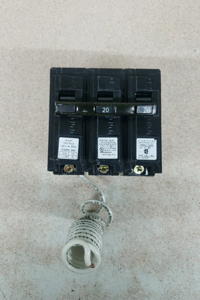 CHIPPED Siemens B22000S01, 20 Amp, 240 Volt, 2P, W/ Shunt, Bolt On