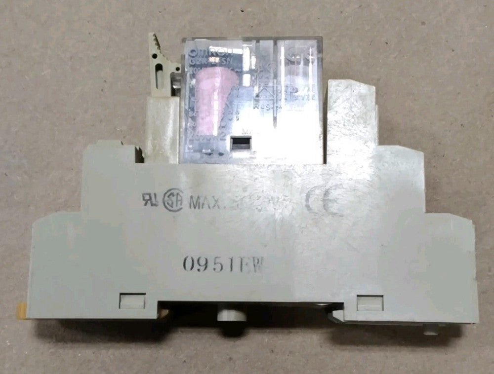 Omron G2R-2-SN Relay with Socket 24 VDC 0951EW Base F35