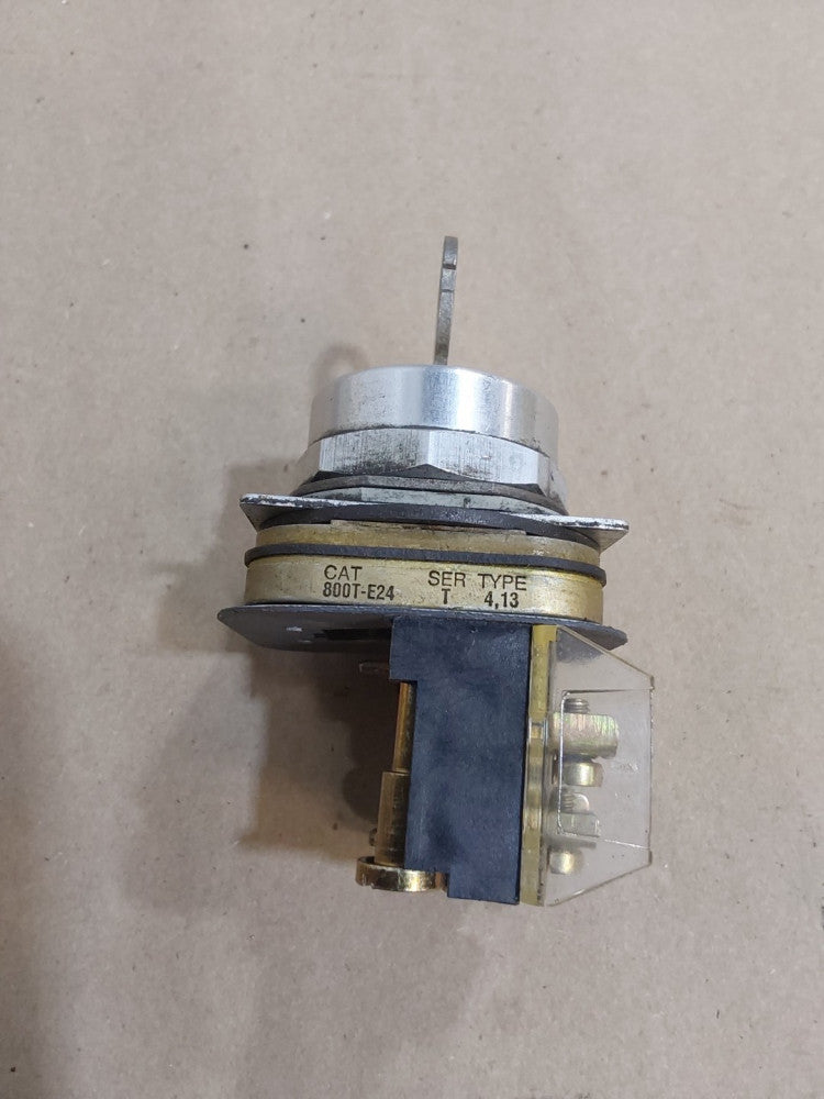 Allen Bradley 800T-E24A Cylinder Lock 800TE24A 1 Key
