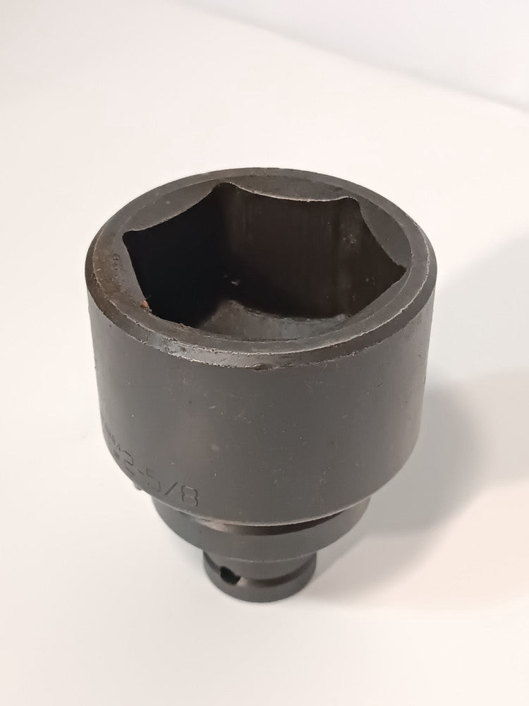 Wright Tool 8884  2-5/8" Standard Impact Socket, 6 Point, w 6901 Drive Adapter