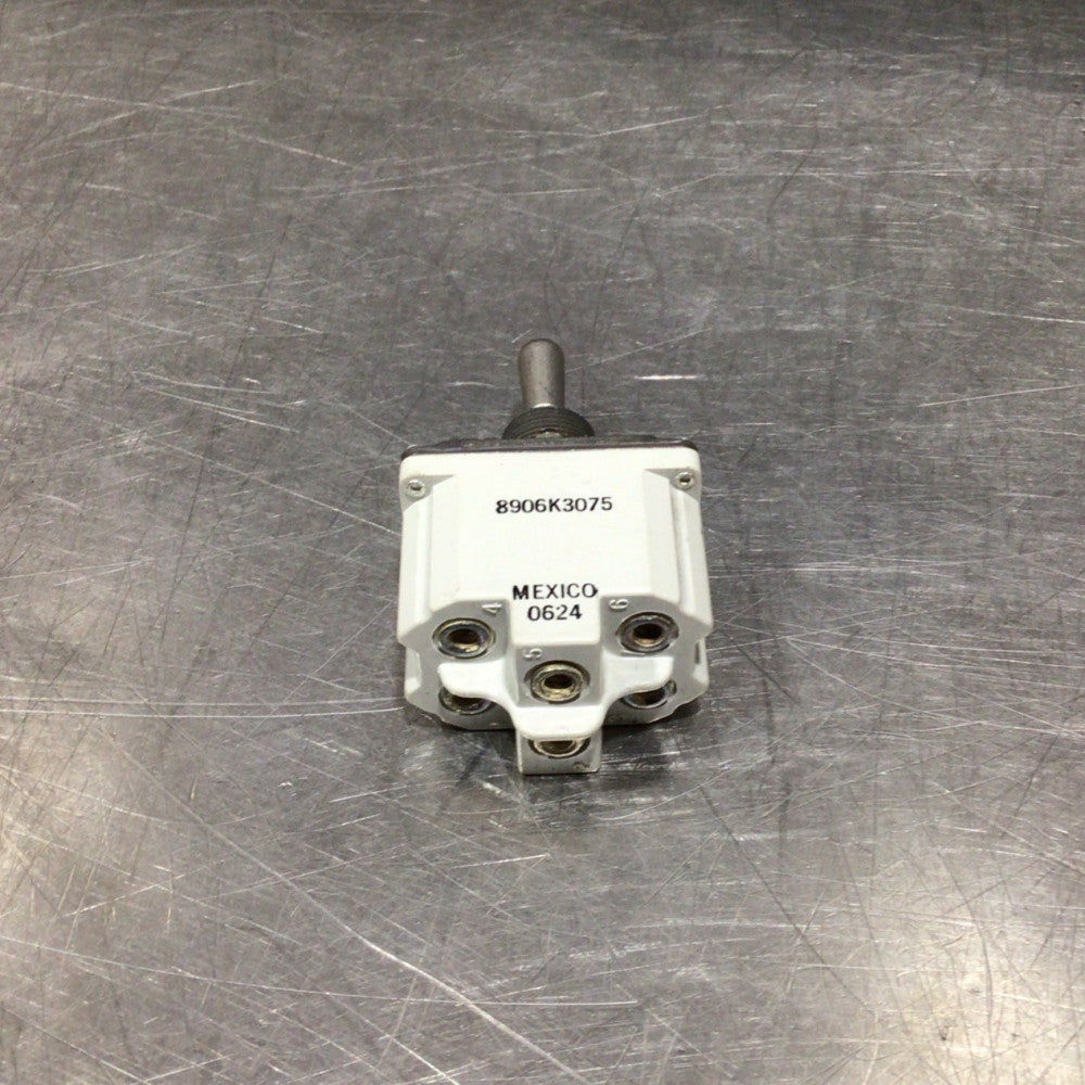 EATON 81640 SWITCH 8906K3075 0624