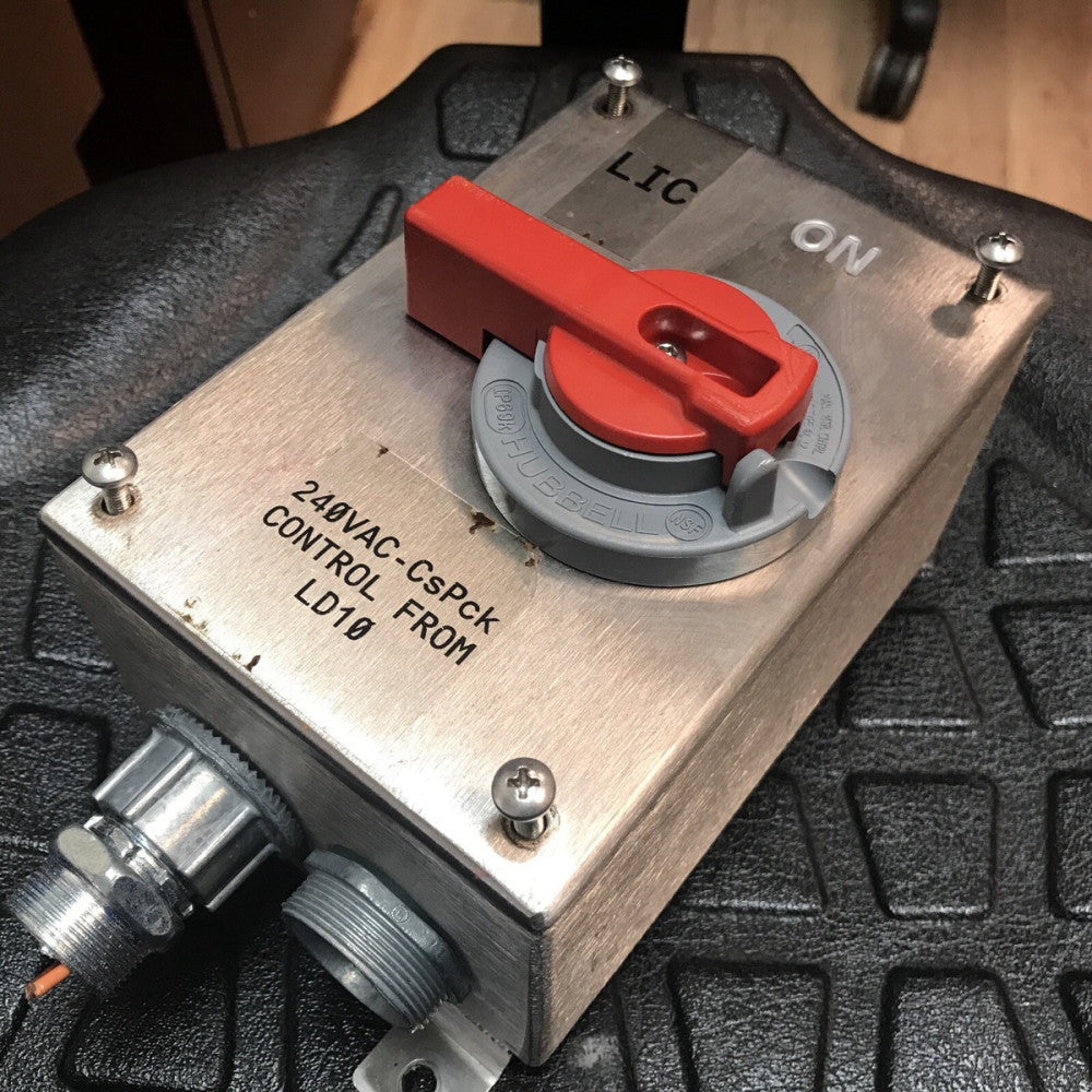 HUBBELLL HBLDS3SS 30A UNFUSED DISCONNECT STAINLESS ENCLOSURE