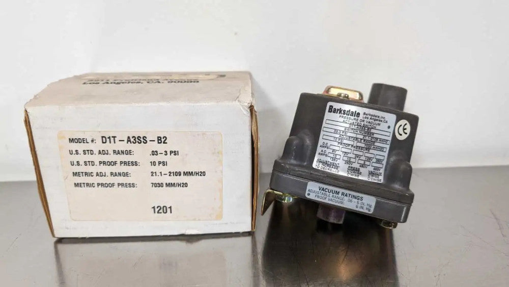 Barksdale D1T-A3SS-B2 Pressure or Vacuum Actuated Switch 0.03-3 PSI New in Box