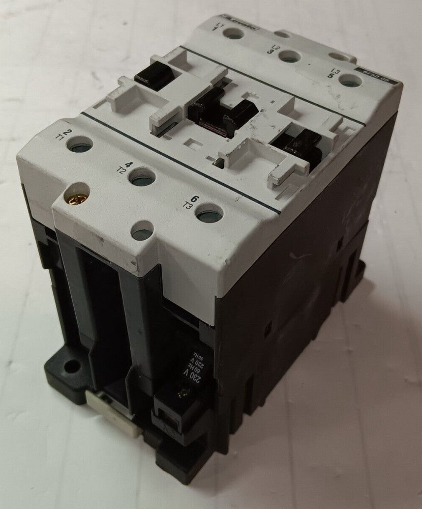 LOVATO BF50.00 IEC CONTACTOR 3 POLE 600 VAC 3Ø 40 HP MAX 230V COIL