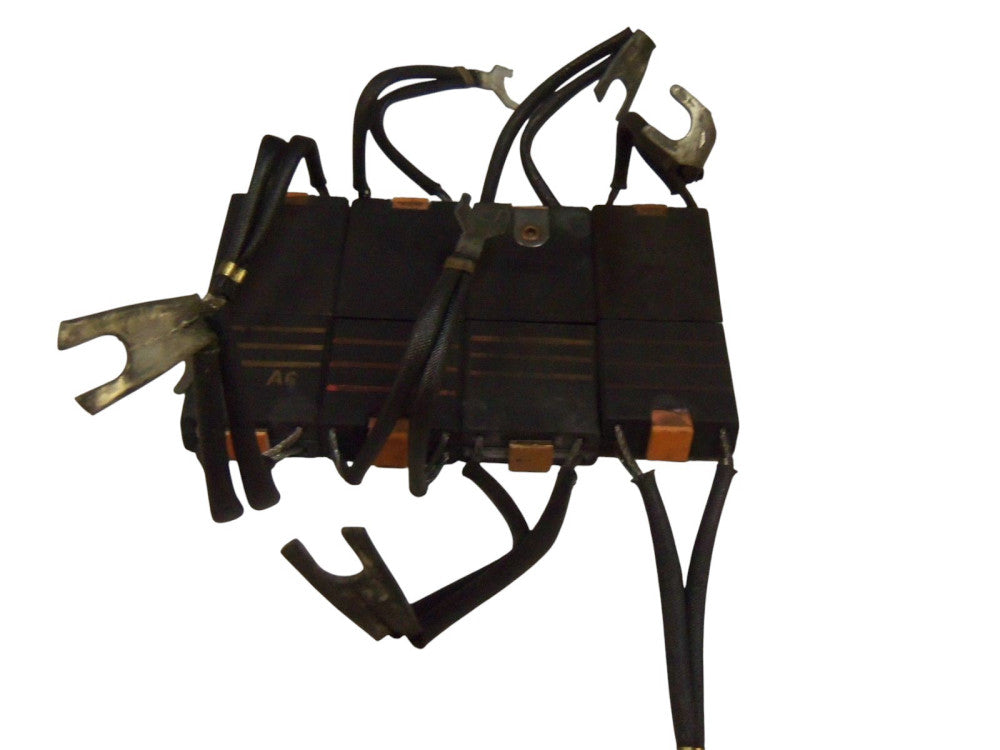 LOT OF 8 RELIANCE 404844-AT CARBON BRUSH UNMP